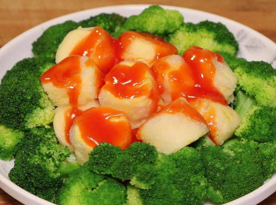 小满节气后要多吃这个菜,它和腊肠一起炒好吃极了,你也试试吧!